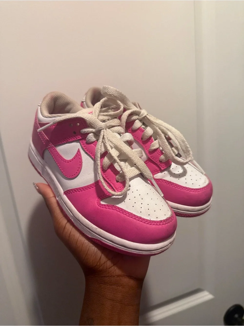 Nike Kids White and Pink Low-Top Sneakers